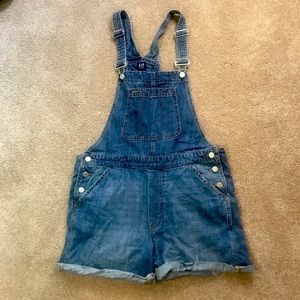 Gap short overalls